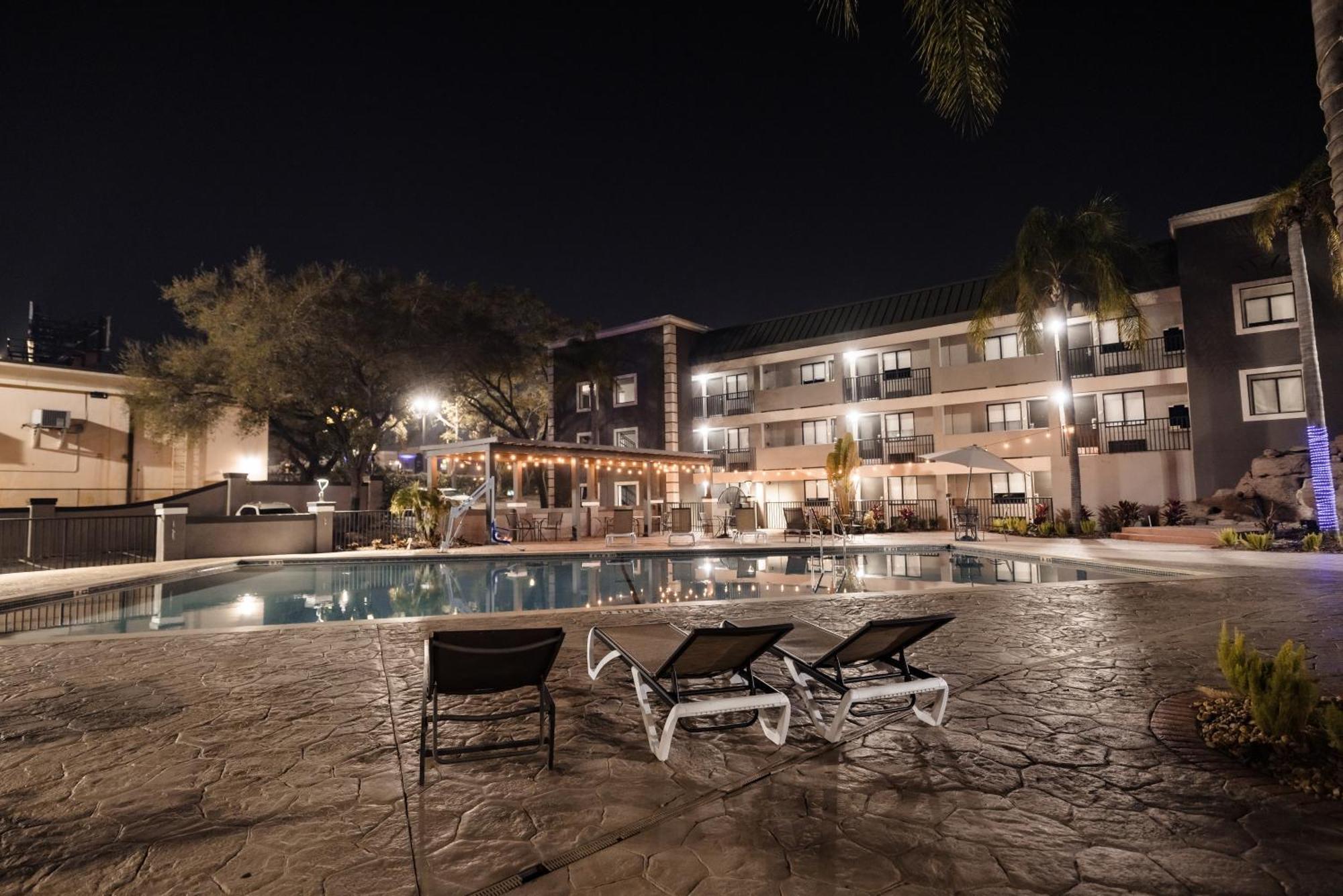 La Quinta Inn By Wyndham Tampa Near Busch Gardens Exterior foto